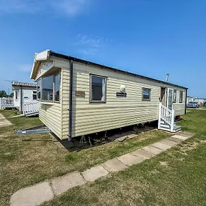 lovely-6-berth-caravan-for-hire-at-barmston-beach.yorkshirehotels.net/